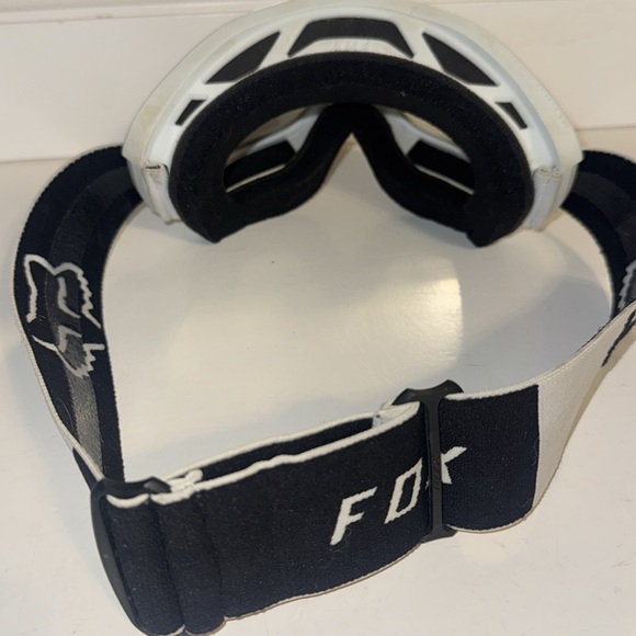 Fox Racing MTB Main Core Goggle in White. One size, unisex, adjustable strap. - Picture 3 of 6